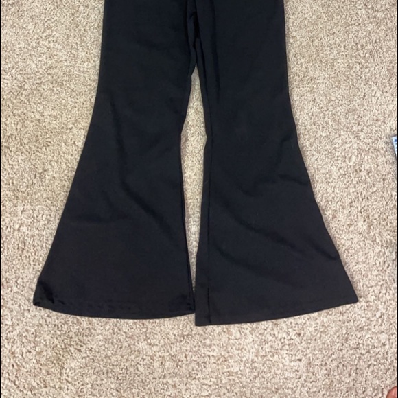 Shein black flare leggings - Picture 2 of 2